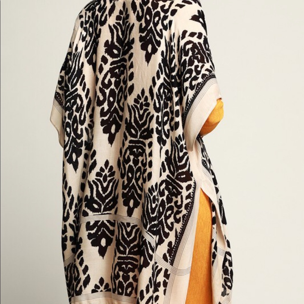 JUST IN‼️LEOPARD DETAIL BLACK IVORY- Kimono - Picture 4 of 6